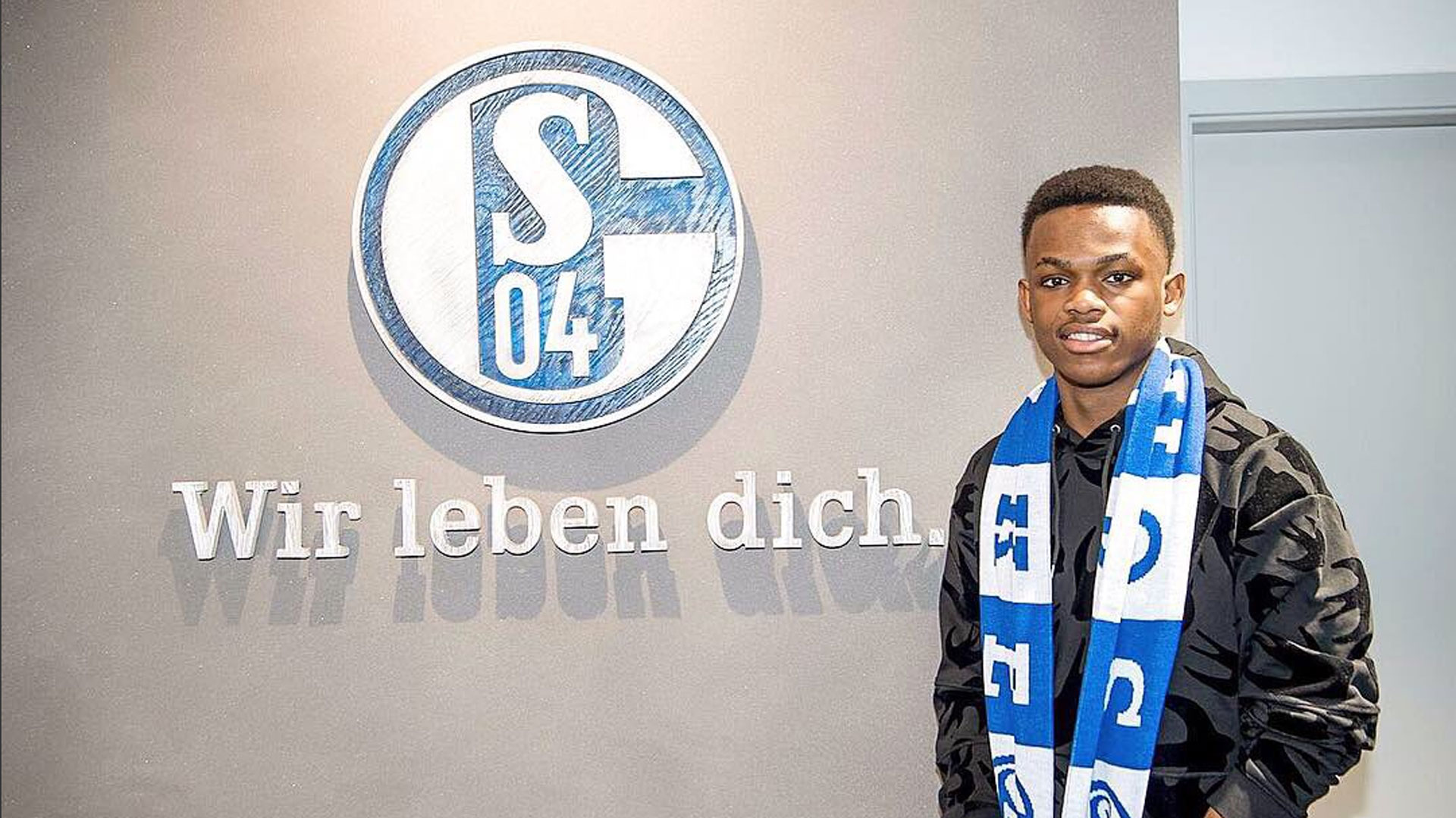 事服务的精 事服务的精